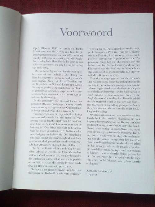 Verskroeide Aarde, red Fransjohan Pretorius. 1ste uitg 2001. H/B met omslag. Groot formaat. 292 pp.