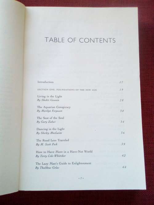 The Fireside Treasury of Light edited by Mary Olsen Kelly. 1st 1990. S/C. 381 pp.