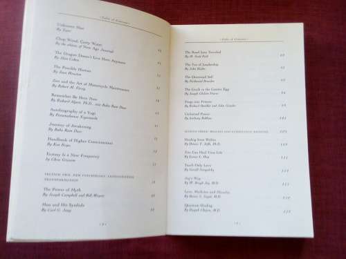 The Fireside Treasury of Light edited by Mary Olsen Kelly. 1st 1990. S/C. 381 pp.