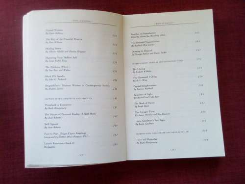 The Fireside Treasury of Light edited by Mary Olsen Kelly. 1st 1990. S/C. 381 pp.