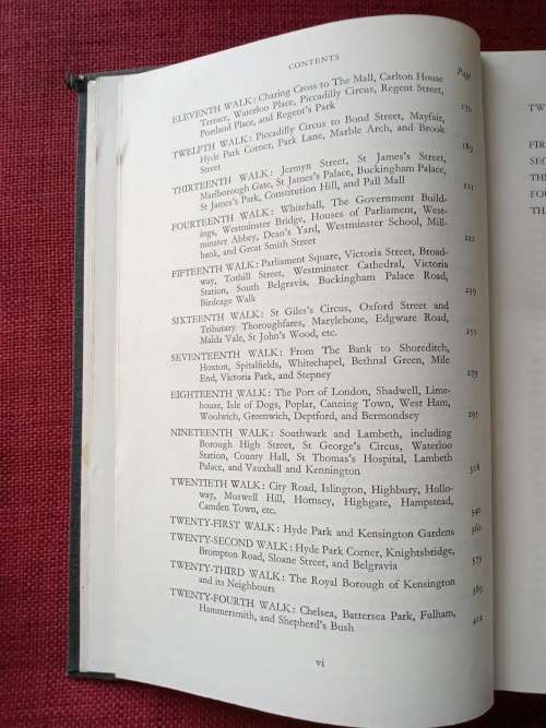 The Face of London by Harold P Clunn. 1956. H/C no jacket. Over 200 b/w illustrations. 628 pp.