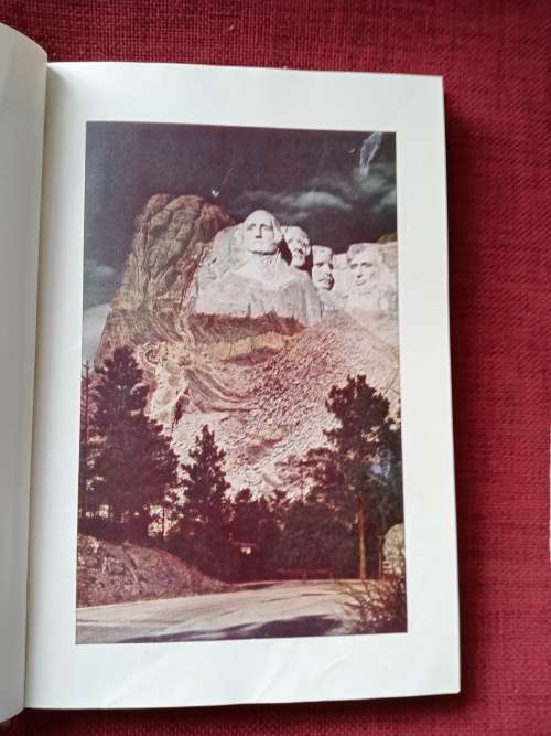 Child´s World Vol 2: People and Great Deeds. Editor: Esther Bjoland. 1959. H/C. Large format. 218 pp