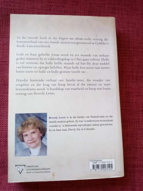 Die Verraad, deur Beverly Lewis. 1ste Afrikaanse uitgawe 2006. S/B. 324 pp.