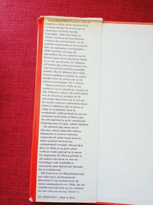 De Afrikanen: De Drievoudige Erfenis door Ali A Mazrui. 1ste uitgave 1998. H/B met omslag. 336 pp.