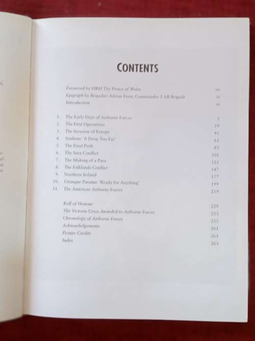 Paras: An Illustrated History of Britain´s Airborne Forces by David Reynolds. 1st 1998. H/C. 261 pp.