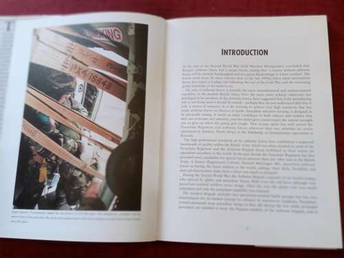 Paras: An Illustrated History of Britain´s Airborne Forces by David Reynolds. 1st 1998. H/C. 261 pp.