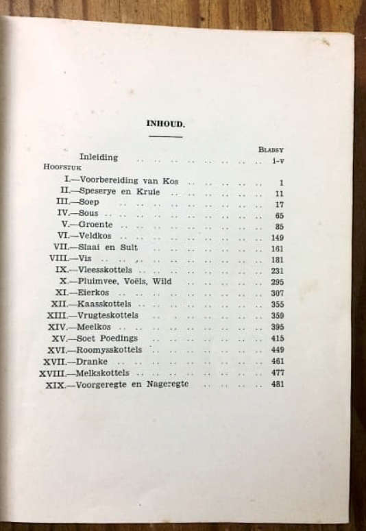 Kos vir die Kenner deur C Louis Leipoldt. Skaars eerste 1933-uitgawe. Goeie toestand. 486 pp.