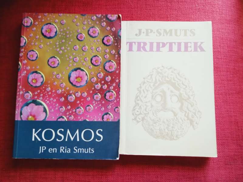 Triptiek deur JP Smuts & Kosmos deur JP en Ria Smuts. Albei sagteband.