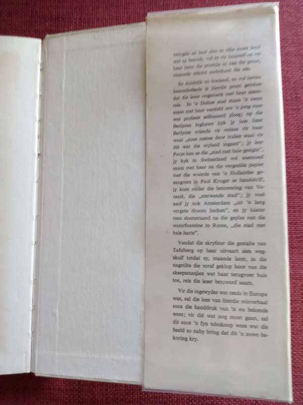 Agter My `n Albatros deur Anna M Louw.  9de druk 1966. Hardeband met stofomslag. 201 pp.