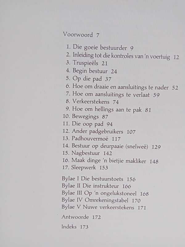 Agter die Stuur deur Mike Boyle. Eerste uitgawe 1989. Hardeband. 176 pp.