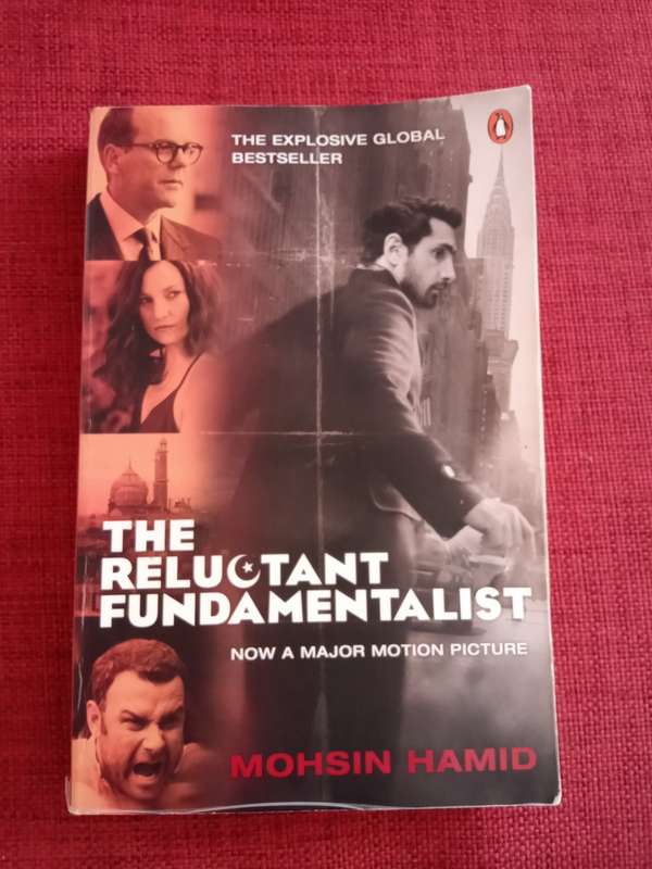 The Reluctant Fundamentalist by Mohsin Hamid. Penguin Paperback 2013. 209 pp.