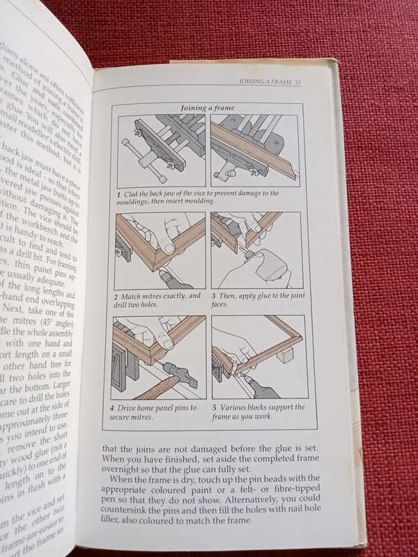 Picture Framing Techniques by Mark Lister. First edition 1987. Small format. H/C. 76 pp.