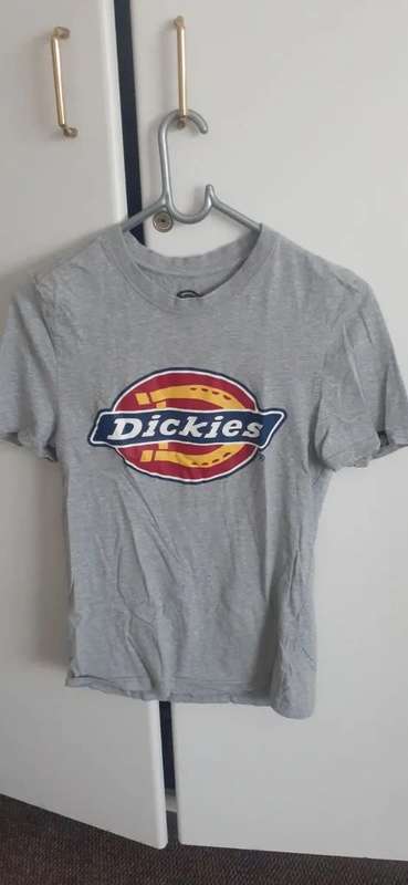 Dickies grey T Shirt Size Mens small boys tshirt brand logo