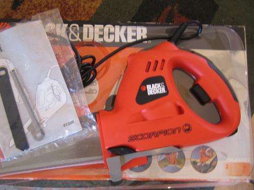 BLACK AND DECKER ELECTRIC HANDSAW - ESTATE ITEM 0020/13