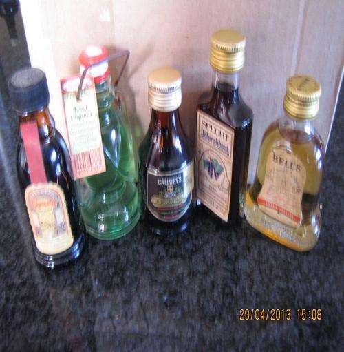 Highly collectable Miniature liquor bottles  Estate 00205/013