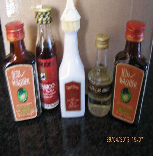 Highly collectable Miniature liquor bottles  Estate 00206/013