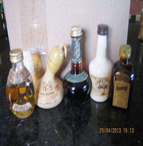 Highly collectable Miniature liquor bottles  Estate 00202/013