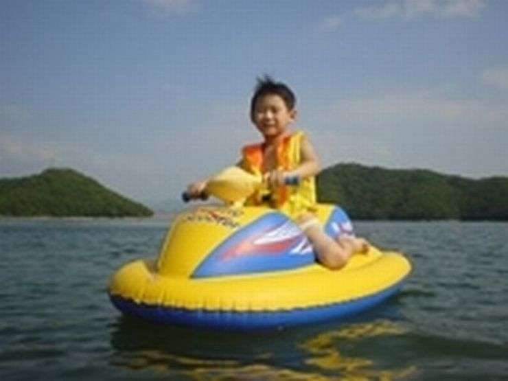MOTORIZED POOL/LAKE SCOOTER JET SKI  INFLATABLE