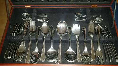 112 piece cutlery set in wooden canteen bead design (AS NEW)