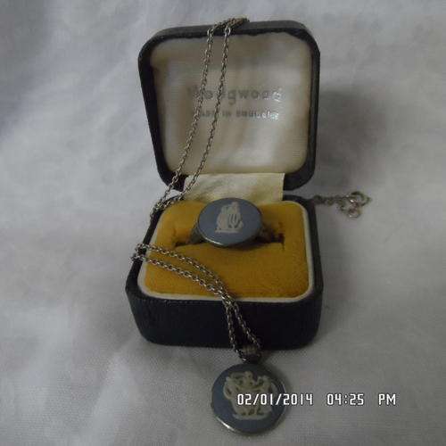"WHAT A FIND" WEDGEWOOD AND HALLMARKED SILVER PENDANT AND RING SET.