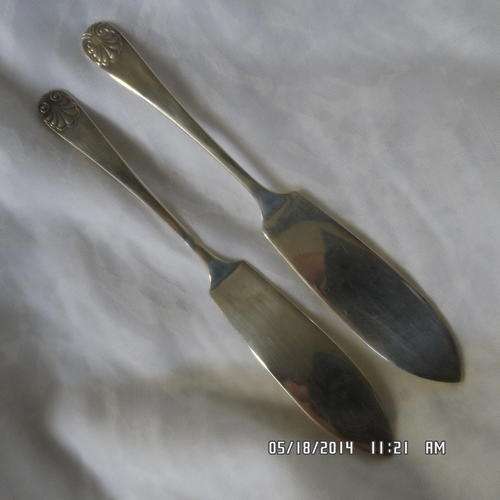STUNNING SILVER PLATED BUTTER KNIVES.