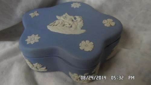 LOVELY BLUE WEDGEWOOD TRINKET BOX