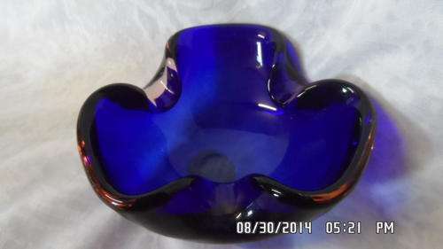 A STRIKING BLUE/ORANGE MURANO GLASS BOWL/ASHTRAY