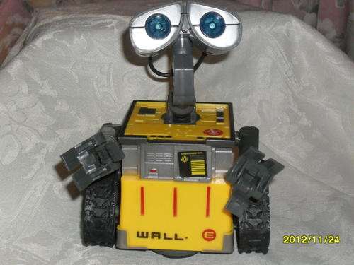 WALL-E INTELLIGENT ROBOT - Ideal Christmas Gift