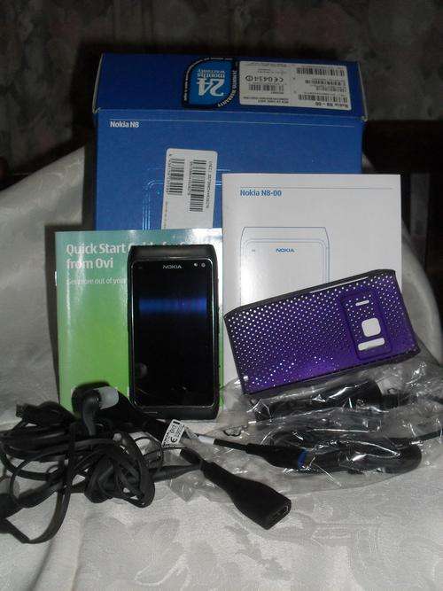 Nokia N8 + Accessories