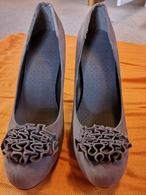 Gorgeous Rage grey suede heels with ruffle detail size 7