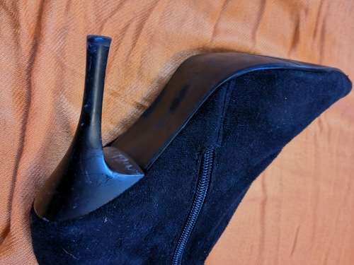 Gorgeous black knee-high suede boots size 7