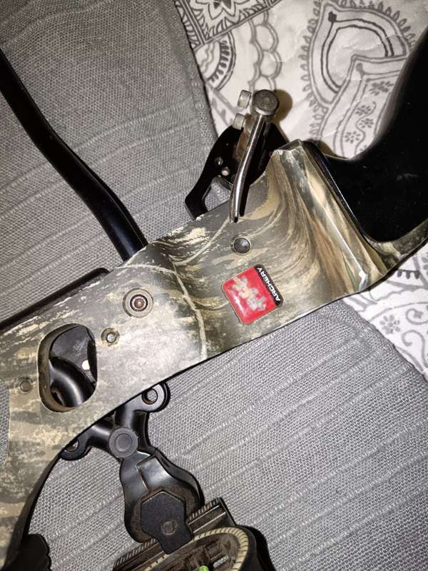 PSE Spyder Compound Bow and Taruntula Quiver