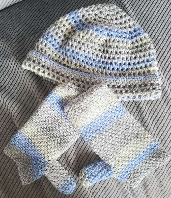 Ladies Hat and Mittens