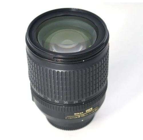 Nikon AF-S 18-135mm f/3.5-5.6G ED DX LENS