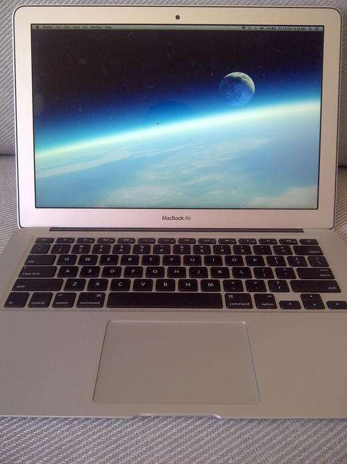 Apple Macbook Air