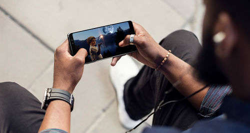 Samsung Galaxy A8 (IP68 dust / water proof)