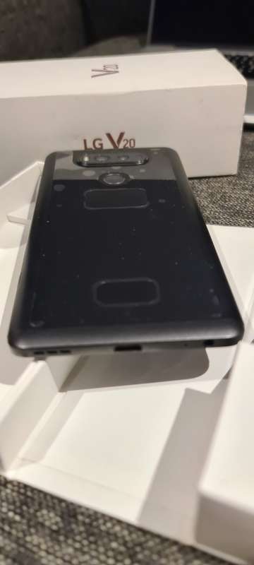 LG V20 - Dual Display