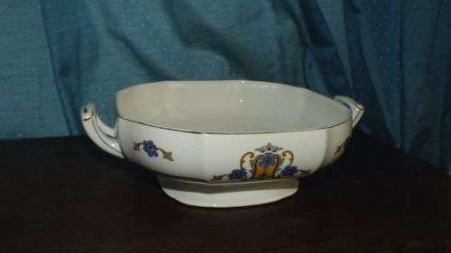 WH Grindley & Co. IVORY Made in England - Ceramic Porcelain Serving Bowls with Lids, Plates & Jug
