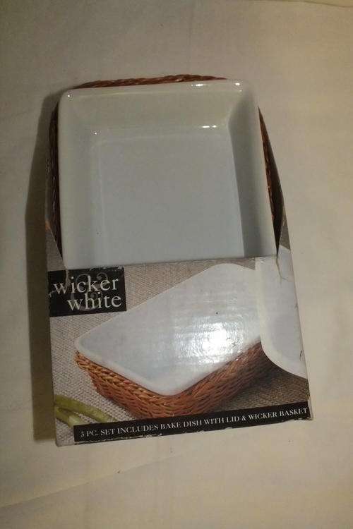 1x 3pc set of Ceramic Dish in Wicket Basket