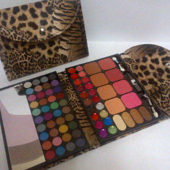 Fold up makeup Shipping R35