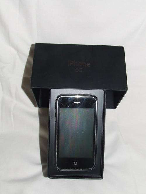 Apple iphone 3. 32GB. As good as new.