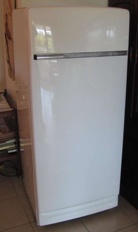 General Electric vintage fridge