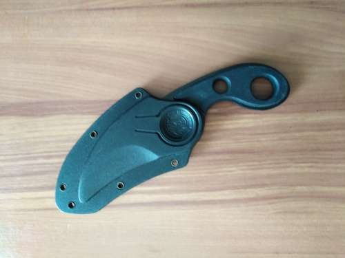 Smith & Wesson Kneck knife HRT2