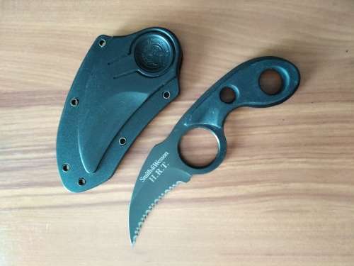 Smith & Wesson Kneck knife HRT2