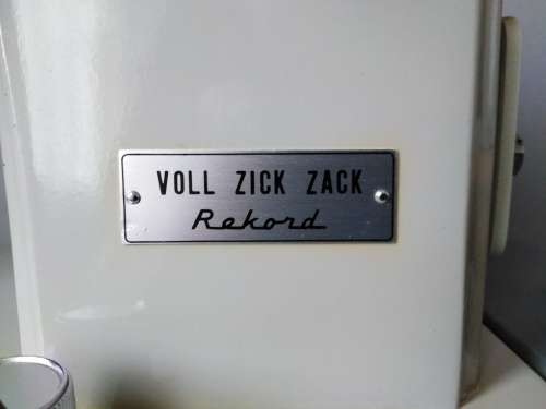 GERMAN VINTAGE SEWING MACHINE - PRIVILEG - VOLL ZICK ZACK" - EXCELLENT CONDITION **FINAL CLEARANCE**