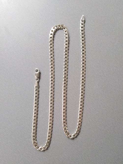 Heavy 925 Sterling Silver Necklace - 33.1 Grams - 60cm Length. As New!