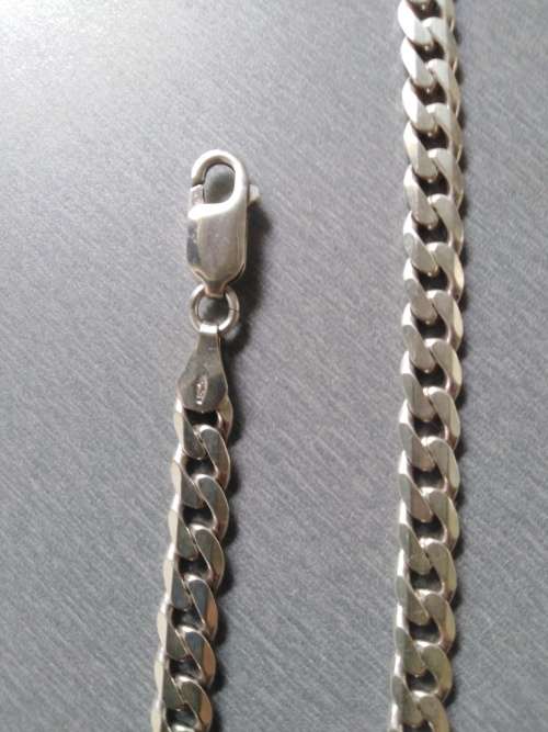 Heavy 925 Sterling Silver Necklace - 33.1 Grams - 60cm Length. As New!