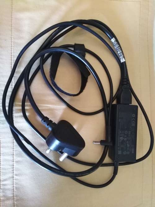 Original HP Laptop / Notebook Charger / AC Power Adapter Cable (Output 19.5V, 2.31 Amps, 45W)