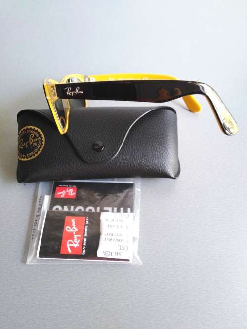 Original Ray-Ban Wayfarer Sunglasses As New!