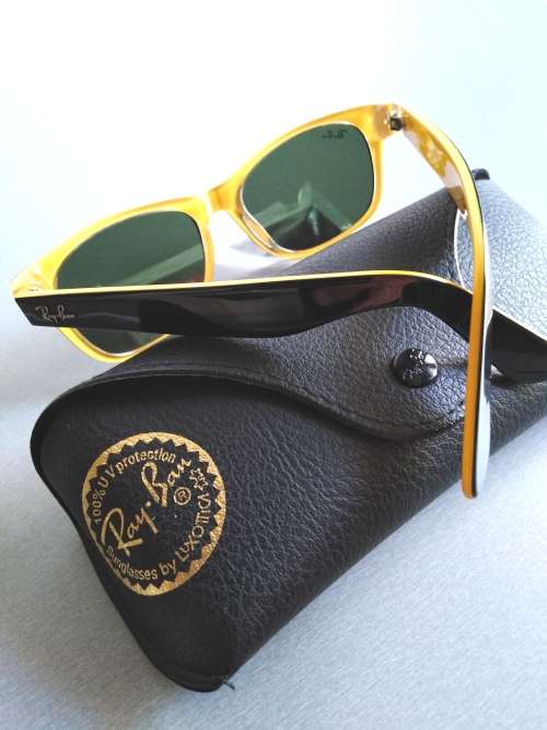 Original Ray-Ban Wayfarer Sunglasses As New!